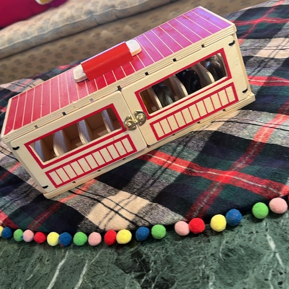 Melissa & Doug, Take-Along, Show Horse, Stable, Play Set, Wooden Stable Box, Toy - Picture 14 of 15